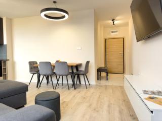 2BR Business Suite with FREE GYM, by Holiwork Stays - Plovdiv - 8