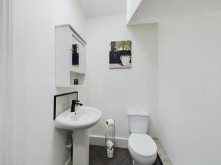 Six Bedroom Home - Train Station & Town Centre Location! - 1