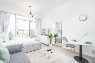 Calm and comfy Studio apartment at Bloom Heights A in JVC! - Dubai - 2