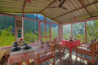 SaffronStays Fairytale Villa - 3 bedroom villa in orchards and access to the river - 6