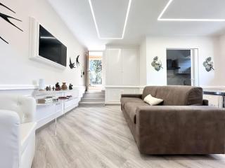 Jacuzzi Modern Front Sea Private Parking - Marina di Pietrasanta - 0