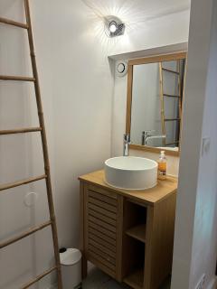 Mérig'home studio climatisée dans maison avec piscine au calme en ville, - Angoulême - 1