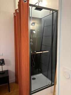 Mérig'home studio climatisée dans maison avec piscine au calme en ville, - Angoulême - 3