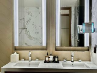 Luxe Address Opera 2BR Burj Khalifa View - Dubai - 1