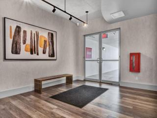 Spacious 2BD 2BTH Luxury Condo - Orlando - 5