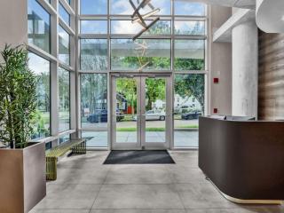 Spacious 2BD 2BTH Luxury Condo - Orlando - 2