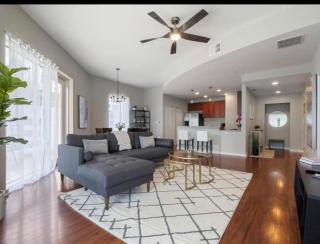 Extra Large 1 Bdrm Condo & Gym - 8