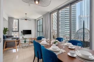 Burj Khalifa Views - 5 min walk from Dubai Mall - Upgraded - Designer Choice - 8 people - Dubai Opera - 4