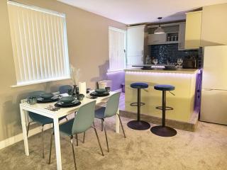 Contractor Stays - Weekly Stays - 2 Bedroom Apartment - 4 Beds - Birmingham - 7