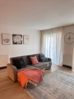 Comfortable Dartford Flat for 3 - 8