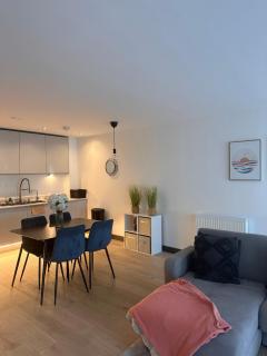 Comfortable Dartford Flat for 3 - 3