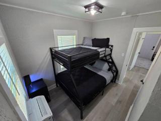 Casa moderna, a newly renovated Modern apartment - 5