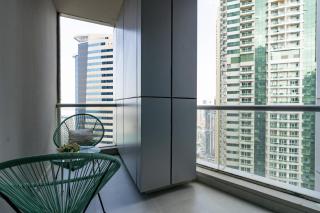 Spacious Upgraded-Classy - High Floor - 3