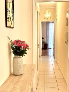 Cozy apartment in Voula - Athens - 8