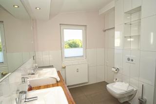 Balkon, gratis Nutzung vom AHOI Erlebnisbad und Sauna in Sellin- Meeresblick FeWo 59 - 1