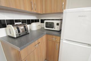 Henley Apartments - 4