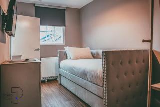 Chester Rows at Bridge Street, City Centre - Luxury Apartments by PolkaStays - 5