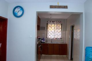 Studio Apartment near the Airport - 4