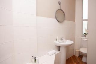 Beautiful 2 Bed Apartment Rose St - Glasgow - 1