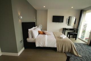 FT6 Penthouse Rooms - London - 4