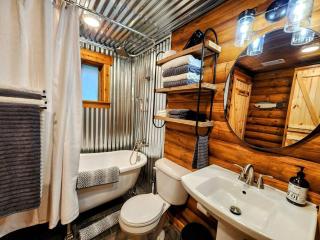 Chris's Cozy Cabin - Hawes - 4