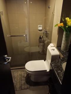 Single Bedroom with private toilet and bath - Manila - 8