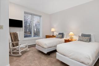 Highridge Court 19 with Wintergreen Advantage - Wintergreen - 1