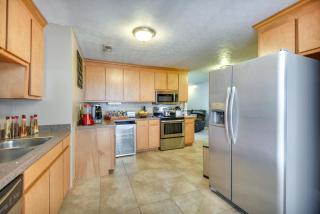Centrally Located Hampton Home 6 Mi to Downtown! - Hampton - 5