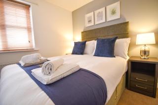 George House 3 Bed Workstays UK - 6