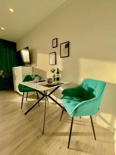 M&D Apartments nähe Stadion mit Klimaanlage - Netflix - Küche - Sunset View - Balkon - 9