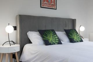 Maison moderne avec terrasse et parking - 3