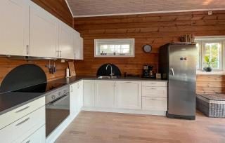 5 Bedroom Cozy Home In Lyngdal - Lyngdal - 5
