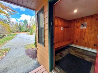 MWP69 Spacious 5-bedroom condo, partial Notch views, 2 min to skiing! - 9