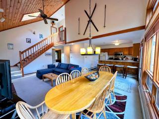 MWP69 Spacious 5-bedroom condo, partial Notch views, 2 min to skiing! - 8