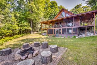 Lakefront Townsend Cabin with Fire Pit, Private Dock - 0