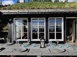 Sjusjøen, Luxury cabin with hot tub, ski-in out - 1