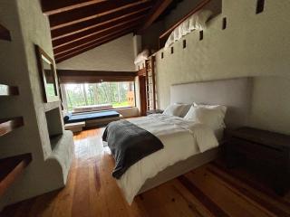 El Refugio with jacuzzi and garden in Avándaro - 6