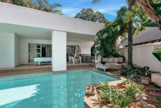 Poolside Villa - Johannesburg - 9