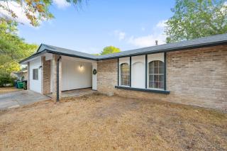 16414 Charming 4-Bedroom Home in Desirable San Antonio - San Antonio - 0