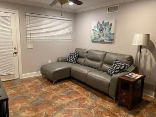 North Gates of LSU 2 bedroom w&d pool - Baton Rouge - 2