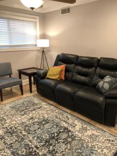 2 bedroom apartment next to LSU campus - 2