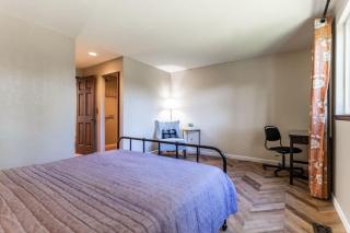 PNW Contemporary Retreat near Lake Sammamish - Bellevue - 1