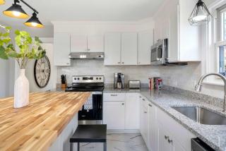 Luxury Cape Cod Retreat in Charlottesville - Charlottesville - 4