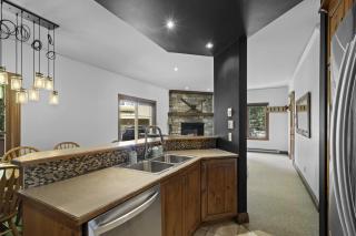 Plateau 236.5 - 3bdrs Ski In Out with Pool Access - Mont-Tremblant - 5