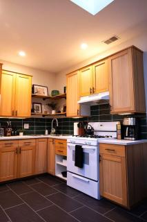 Charming and Cozy Studio in DT Northfield - Northfield - 1