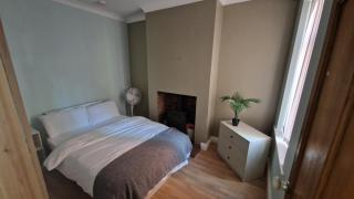 Free Parking Private 4 BR Central House - 3