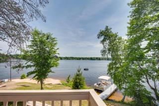 Lakefront Wisconsin Getaway with Kayak and Boat Dock! - - 8