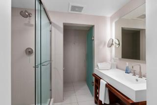 2BR W Residence FLL, OCEAN VIEWS, Infinity pool, hot tub, large balcony, easy amentiy access - Fort Lauderdale - 5