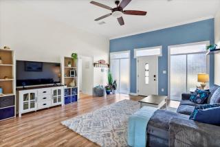 Endless Summer Retreat with Private Pool near Beach - 7