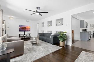 5 STAR House Cozy and Charming Centrally Located Modern Home - Dallas - 9